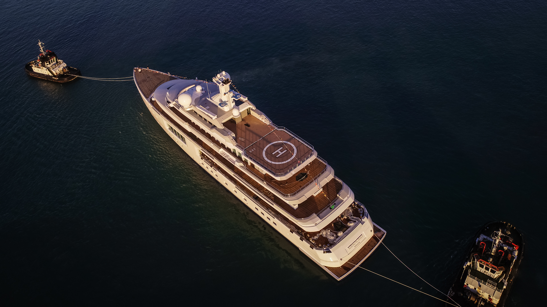 mega yacht benetti